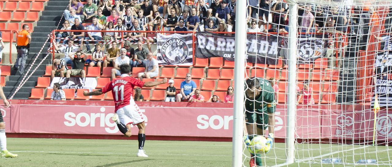 Brugui, jugador del Gimnàstic, anotó el 1-1 en la última visita del Castellón a Tarragona (2019/2020).