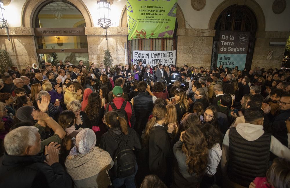 Protesta en repulsa del último asesinato machista perpetrado en Sagunt