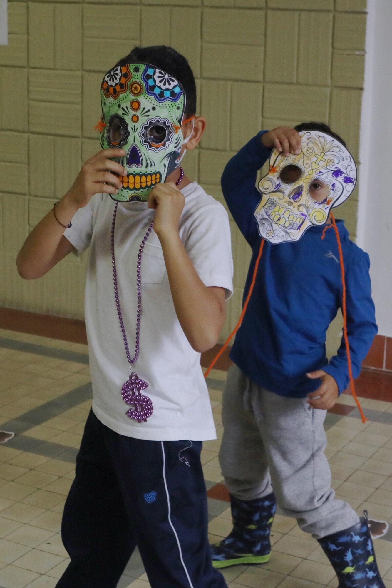 Apertura de los colegios de Oviedo para vivir un puente de miedo