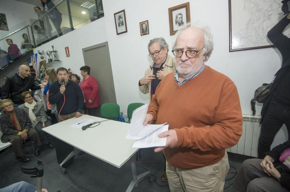 Tensa asamblea de vecinos en Eirís