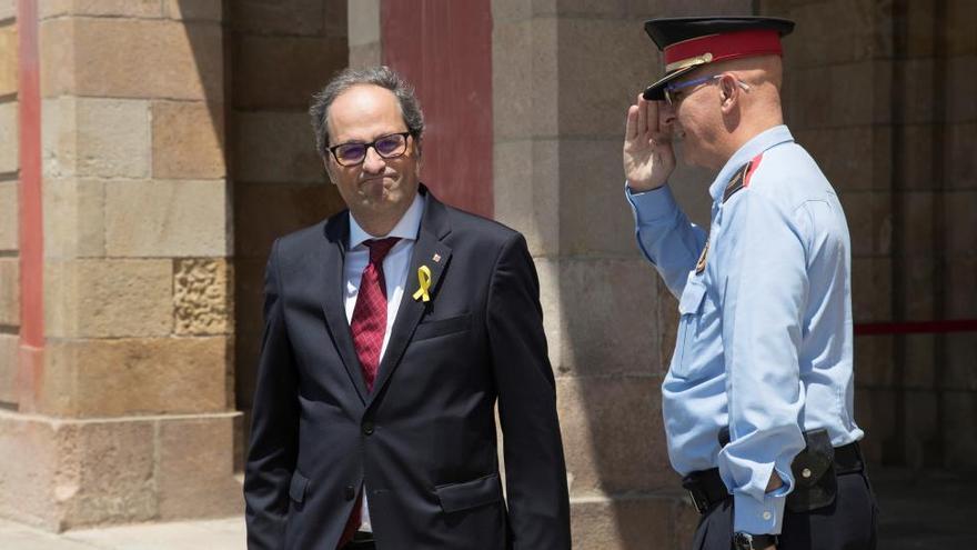 Torra ajorna la presa de possessió dels consellers