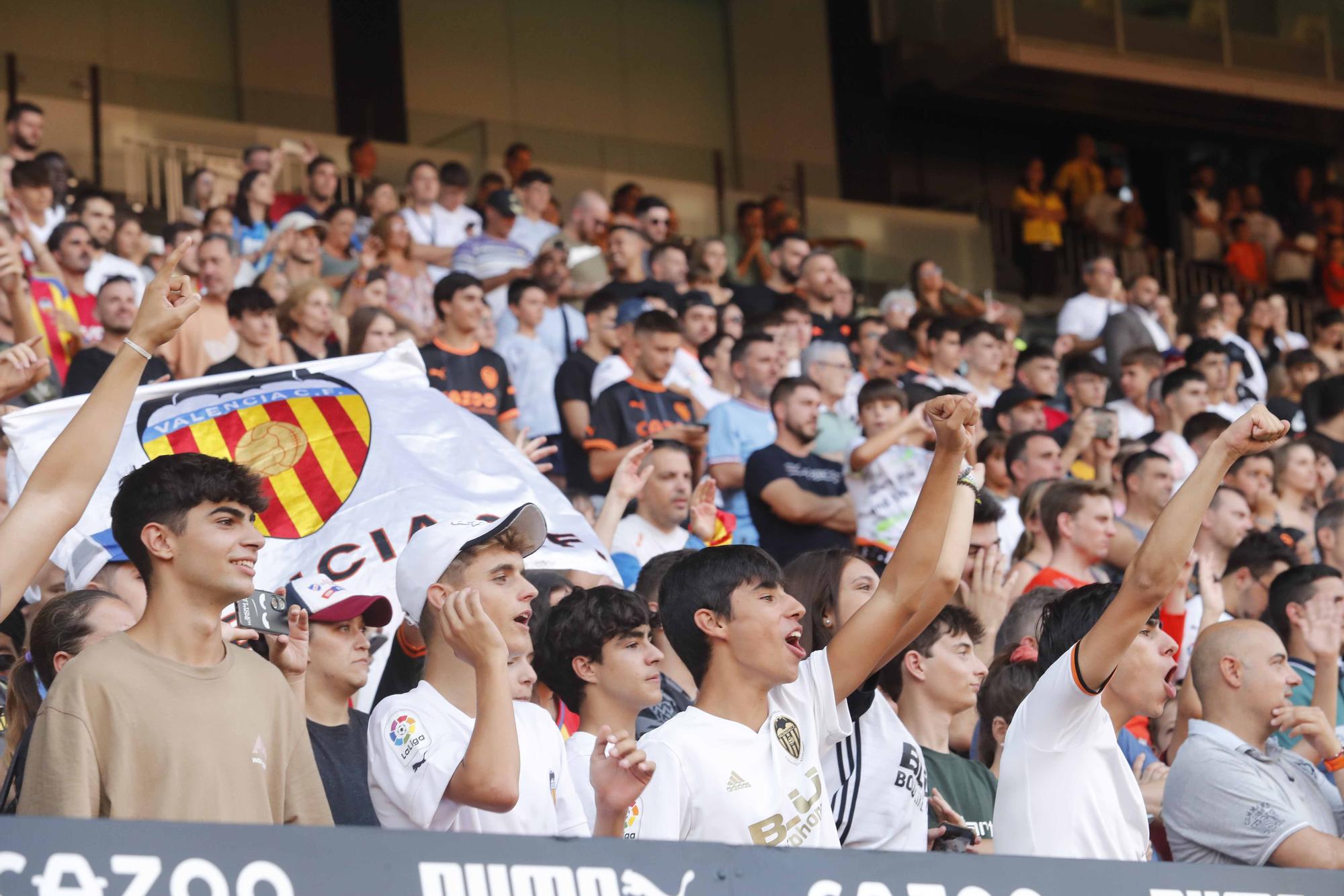 Búscate en la presentación de los fichajes del Valencia CF