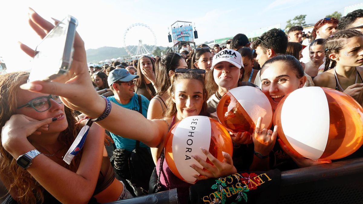 EN IMÁGENES: Color y creatividad, los outfits más atrevidos del Boombastic