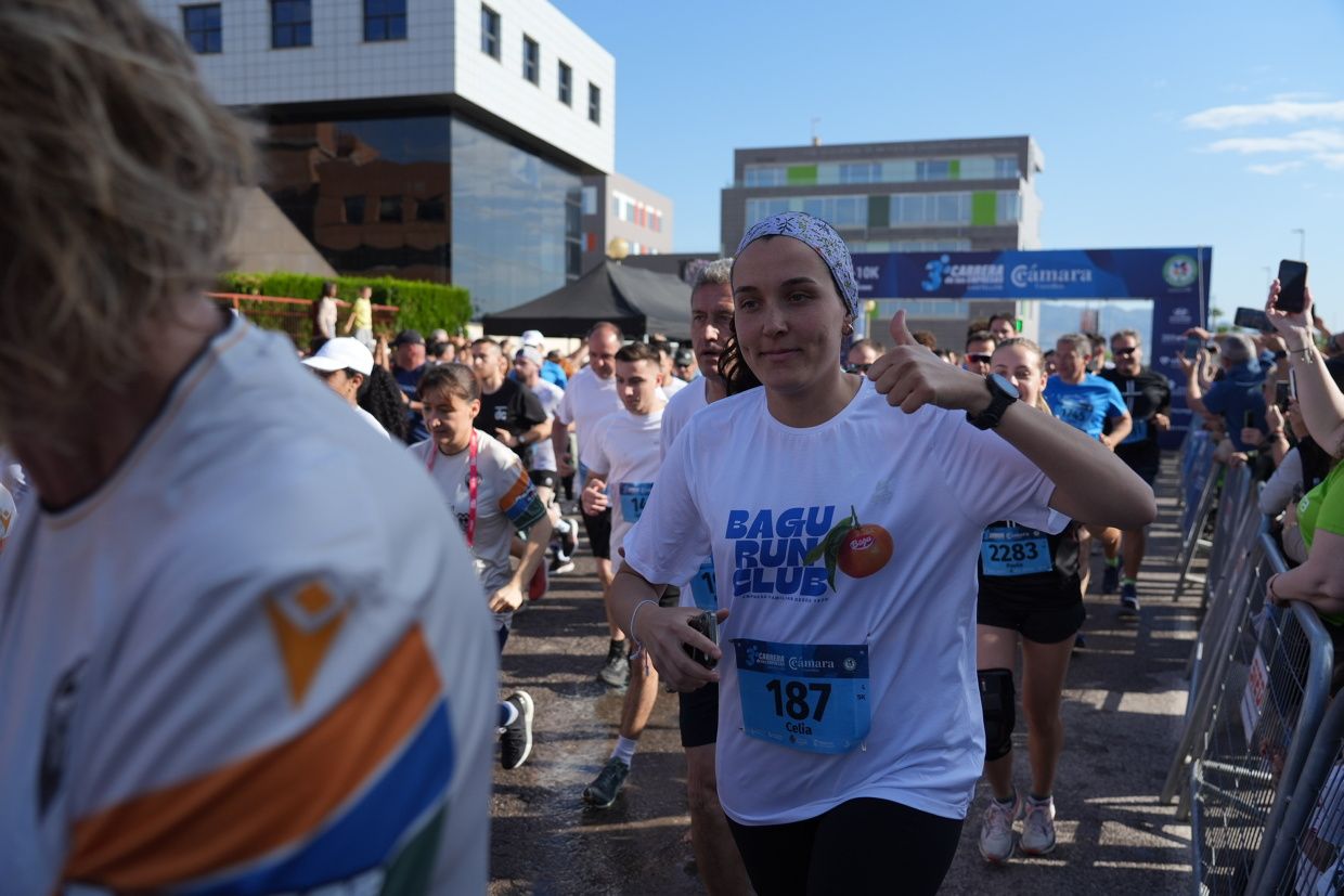 Búscate en las fotos de la Carrera de las Empresas en Castellón