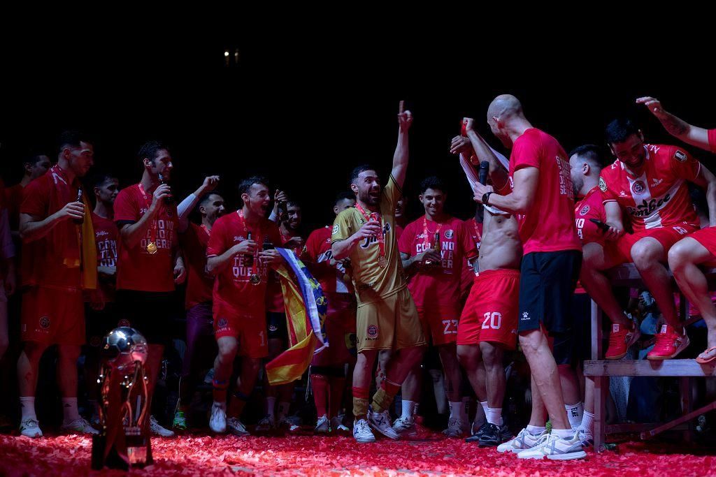 La celebración del Jimbee Cartagena como campeón de liga en la Plaza de España