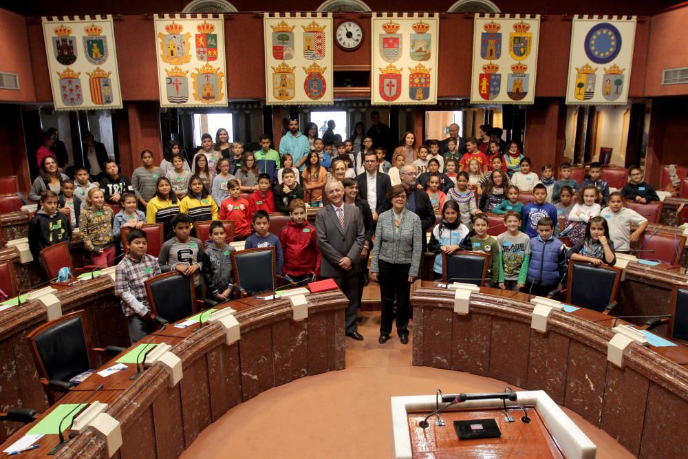 Pleno infantil en la Asamblea Regional