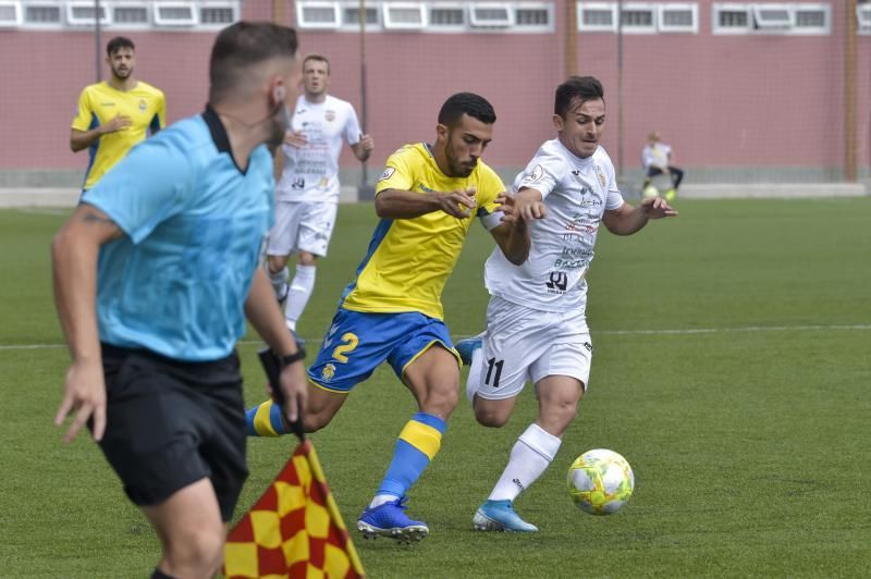 03-11-2019 LAS PALMAS DE GRAN CANARIA. Partido 2º B: Las Palmas Atlético # Peña Deportiva, en el campo anexo al Gran Canaria Arena. Fotógrafo: ANDRES CRUZ  | 03/11/2019 | Fotógrafo: Andrés Cruz