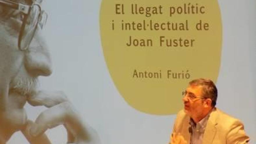 L&#039;homenatge a Joan Fuster es va celebrar a l&#039;Auditori de la Plana de l&#039;Om