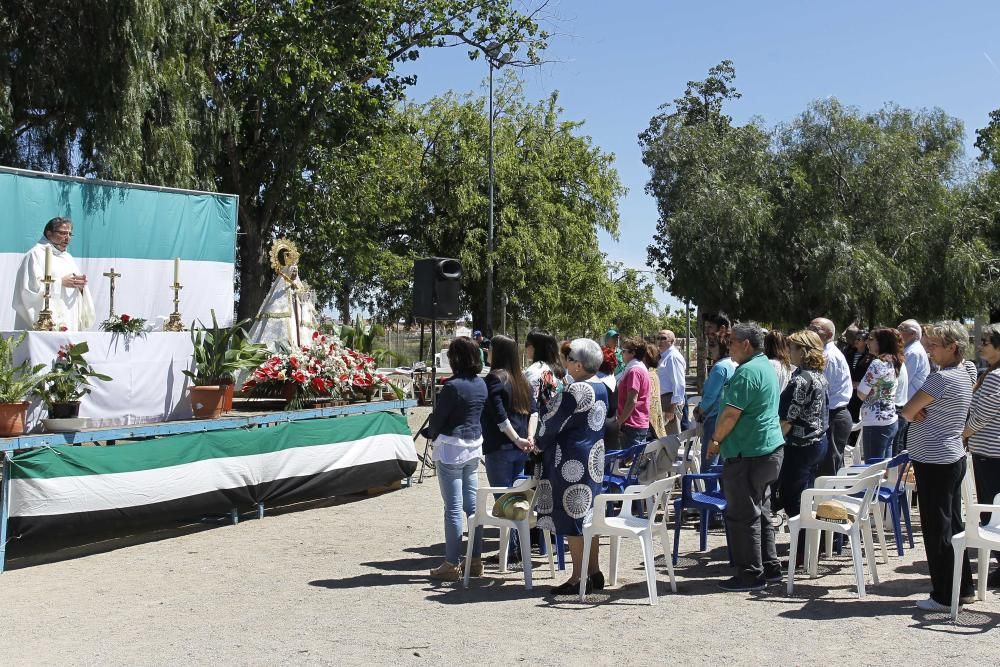 El Cristo del Grao recorre las calles de Poblats Marítims