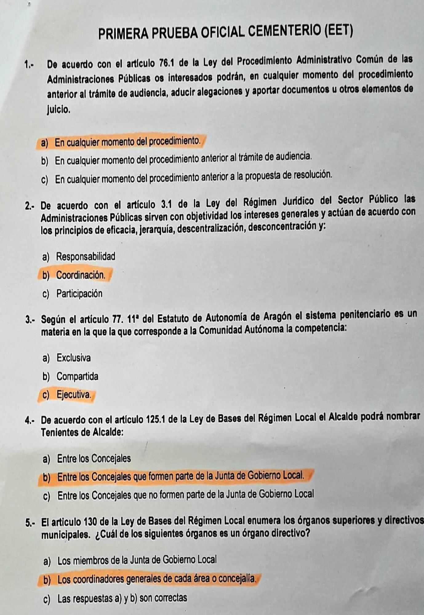 Así era el examen. Las respuestas correctas están subrayadas. Coinciden casi todas con las que tenían un punto al final de la oración.