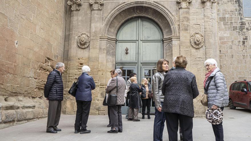 Solsona mira el matrimoni catòlic del bisbe Novell entre la indiferència i la comprensió