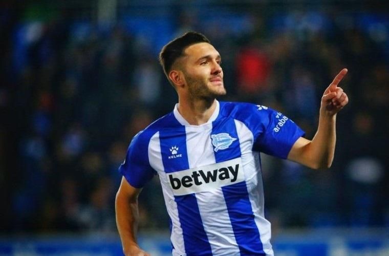 ALAVÉS - LUCAS PÉREZ - 11