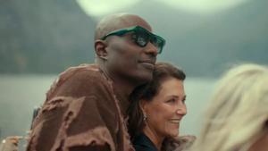 El chamán Durek Verrett y Marta Luisa de Noruega, en Realeza rebelde: una insólita historia de amor.