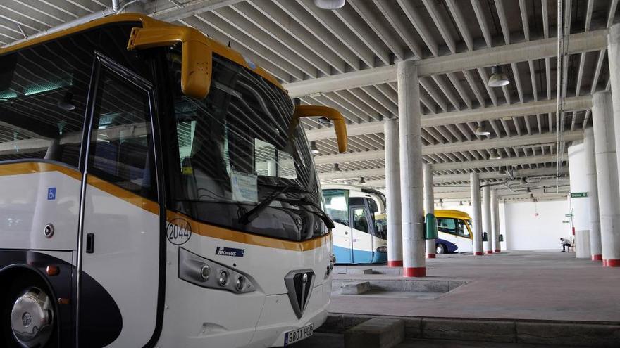 Estación de autobuses de Lalín. // Bernabé / J. Lalín