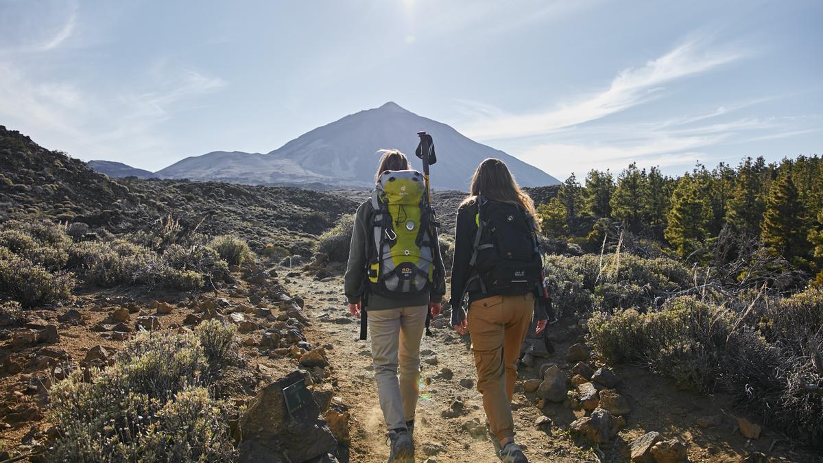 Si te gusta el senderismo, el volcán del Teide te está esperando.