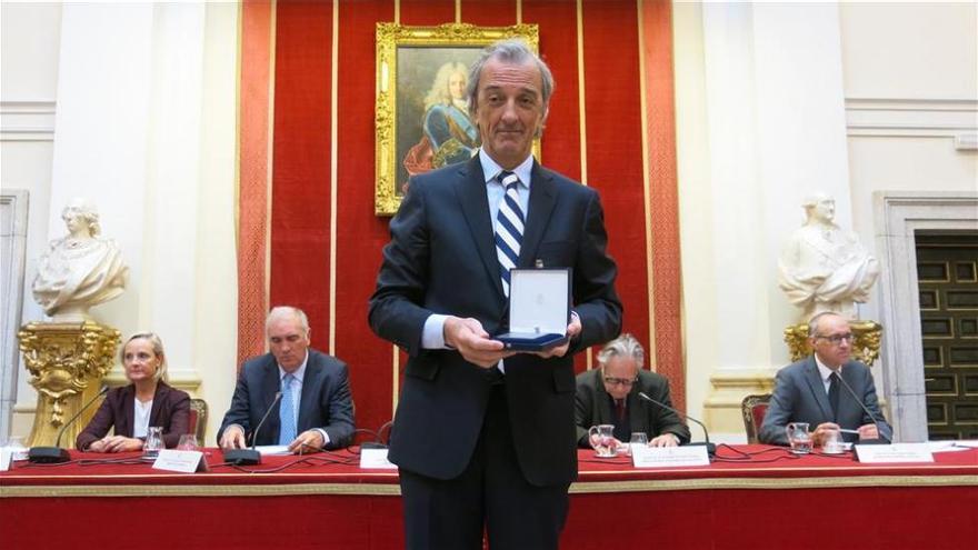 El cordobés Rafael de la Hoz recibe la Medalla de Colegio Arquitectos de España