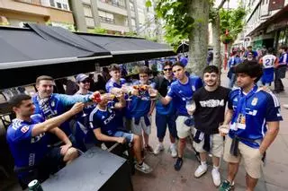 VÍDEO: La afición del Real Oviedo calienta motores antes del partido contra el Mirandés