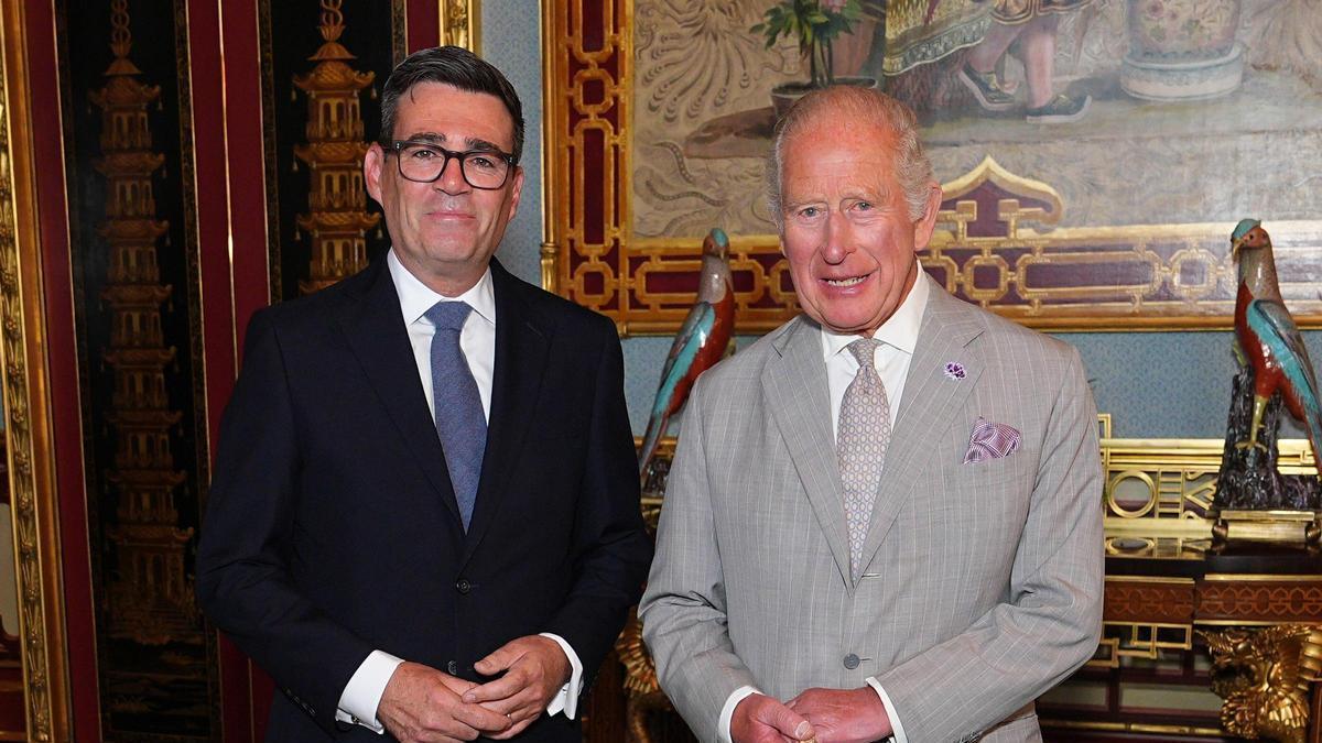 Burnham promete un nuevo modelo político y económico para Reino Unido en su estreno como primer ministro
