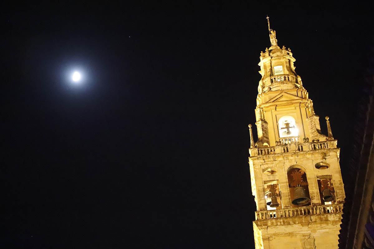 Ambientazo en las calles más flamencas de Córdoba