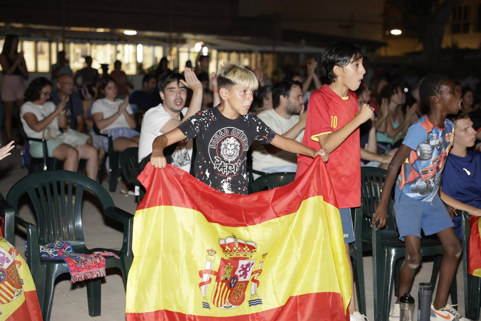 El Molinar estuvo al lado de Juana Camilión en la final del 3x3 de la selección española en París