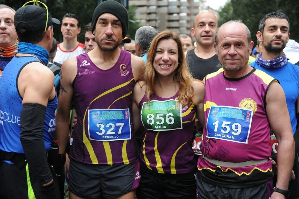 Ambiente y salida de la Maratón y Media Maratón de Murcia