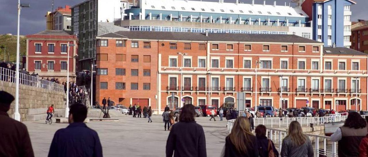 Edificios de la Autoridad Portuaria en el Muelle.