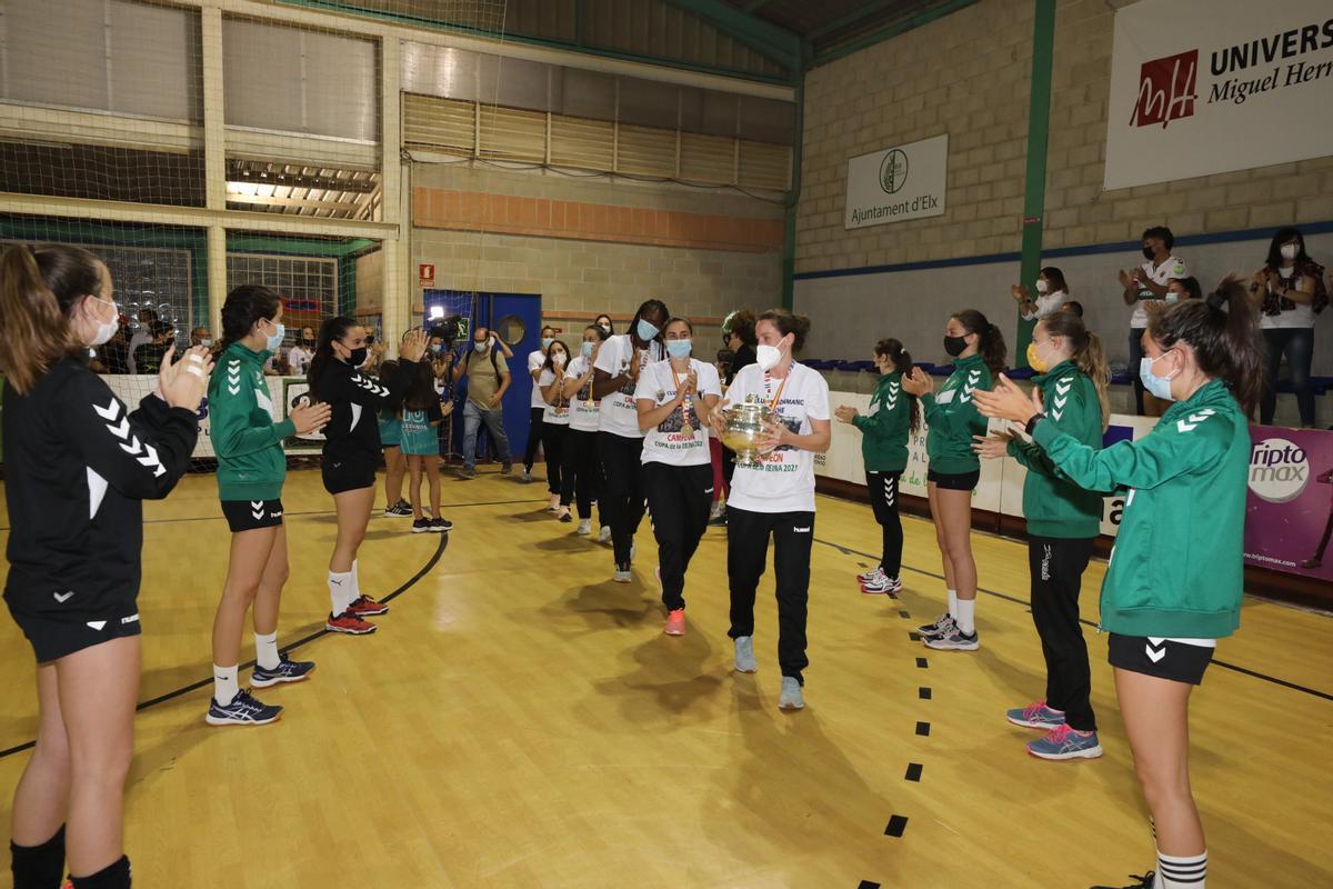 Recibimiento y celebración de las campeonas de la Copa de la Reina en ...
