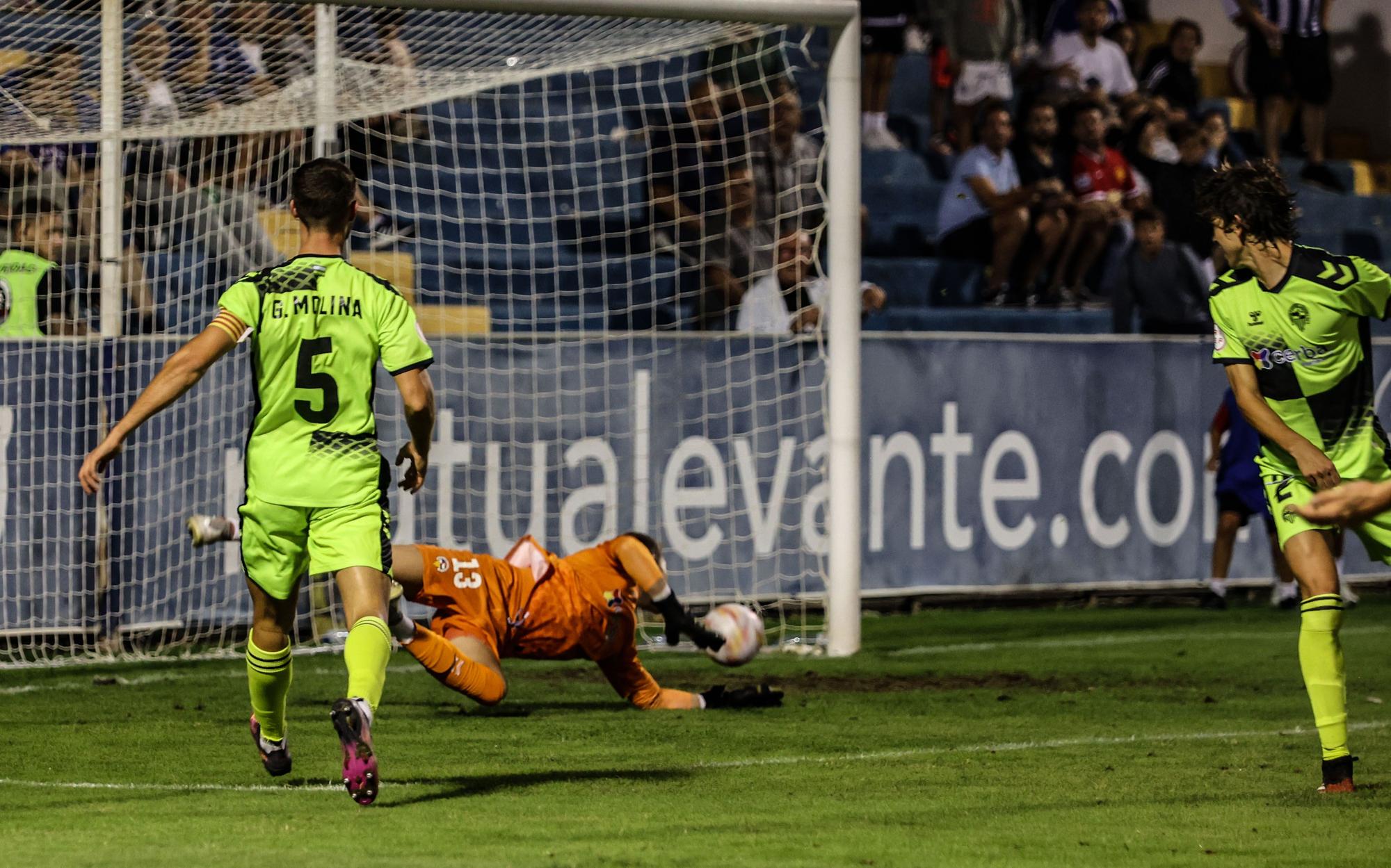 Alcaina hace líder al Alcoyano (2-1)