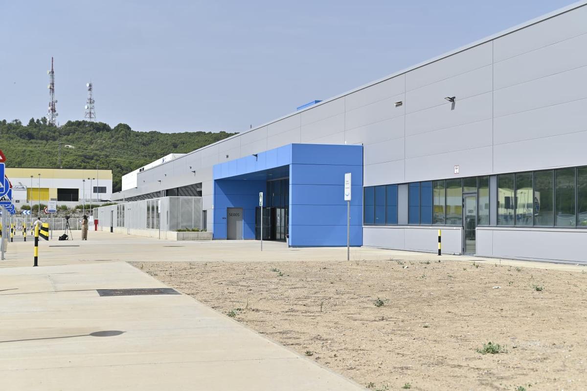Así es el centro logístico de La Muela (Zaragoza) desde el que Amazon distribuirá sus productos más vendidos en España Así es el centro logístico de La Muela (Zaragoza) desde el que Amazon distribuirá sus productos más vendidos en España