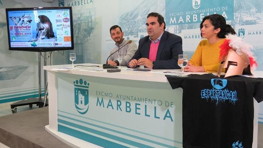 Sergio Moya, Manuel Cardeña y Cristina Navarro presenta la prueba.