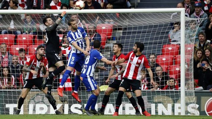 Athletic y Alavés firman un empate que no llena a ninguno