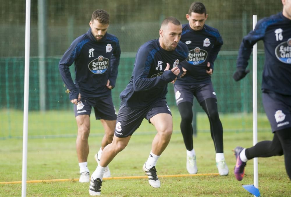 El técnico convoca a 19 jugadores, por lo que tendrá que hacer un último descarte antes del encuentro ante el Sevilla.