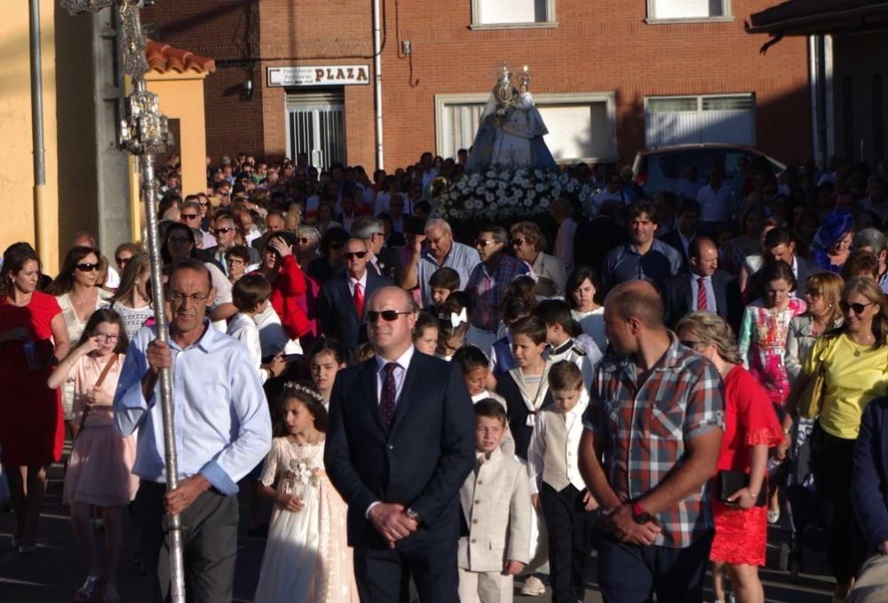 Fuentesaúco arropa a su patrona la Virgen de la An