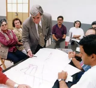Manolo, el alcalde que puso en valor los barrios de Santa Cruz