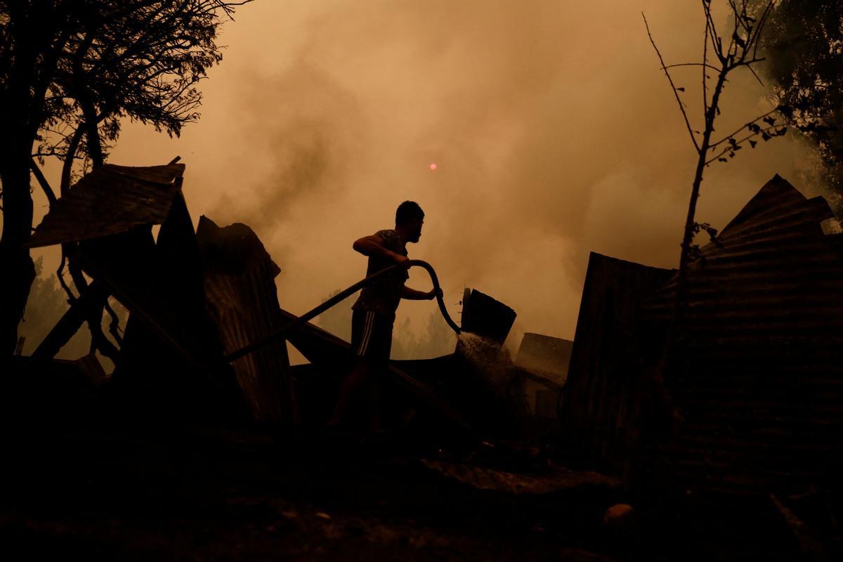 Los incendios que arrasan Chile dejan ya más de 20 muertos