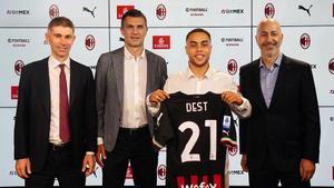 Sergiño Dest, nuevo jugador del Milan.