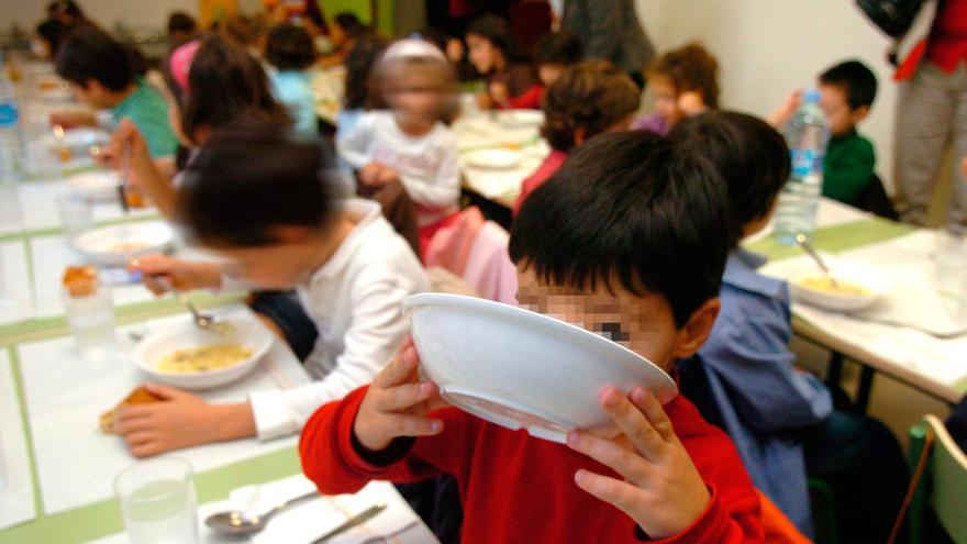 Niños gallegos en un comedor escolar // Gustavo Santos