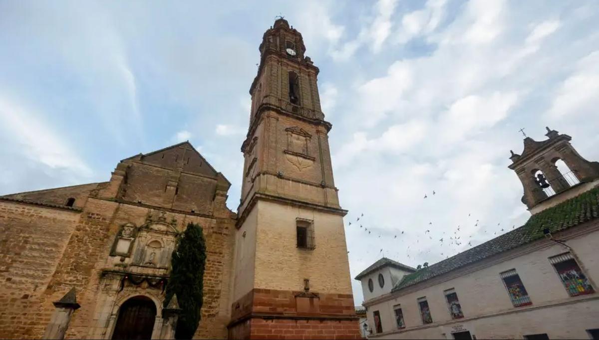 Cordoba tiene su propia 'Torre de Pisa': así es la iglesia de la Asunción de Bujalance