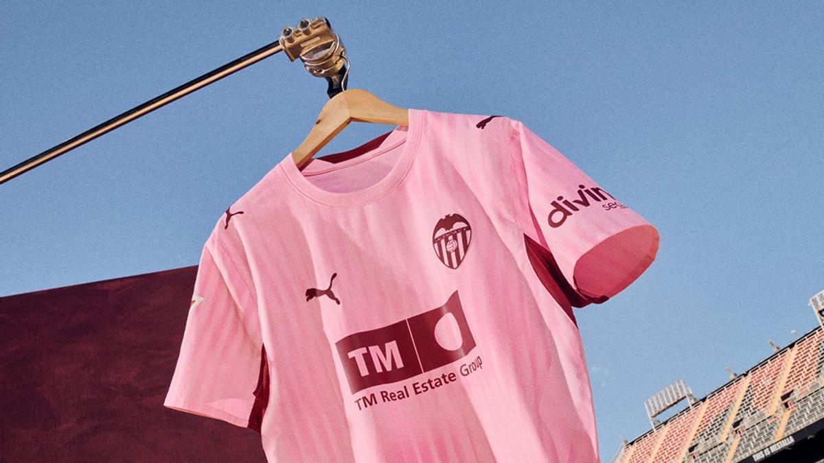 Así es la novedosa tercera equipación del Valencia CF