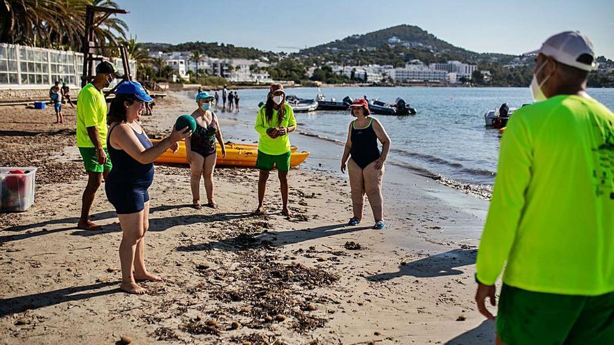 Los juegos en la arena complementaron las actividades acuáticas.