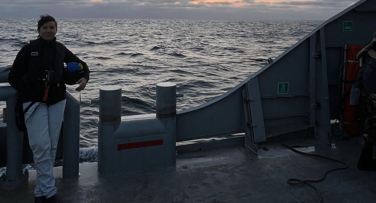 La bióloga marina y patrona de altura, en aguas de Namibia. | ARCHIVO PERSONAL
