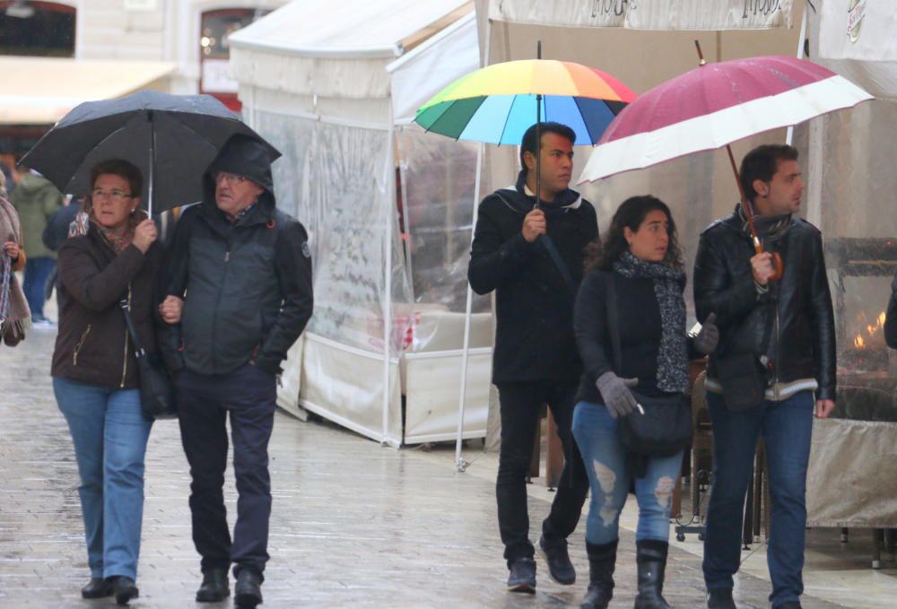 Temporal de viento y lluvia en Málaga