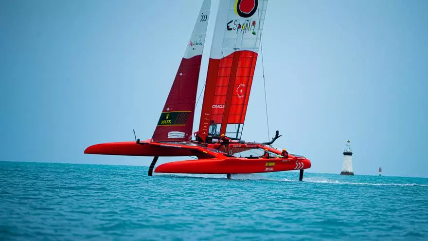 El equipo español de SailGP ha volcado 85 minutos antes de la primera carrera de hoy domingo