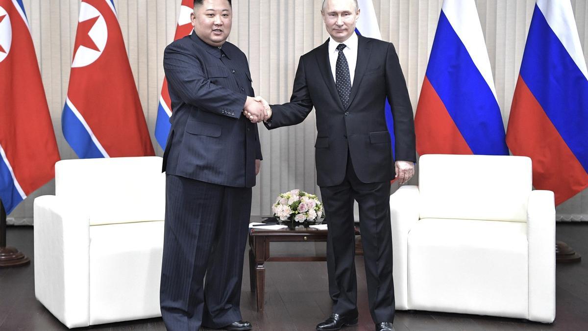 El presidente de Rusia, Vladimir Putin, y el mandatario norcoreano Kim Jong Un.