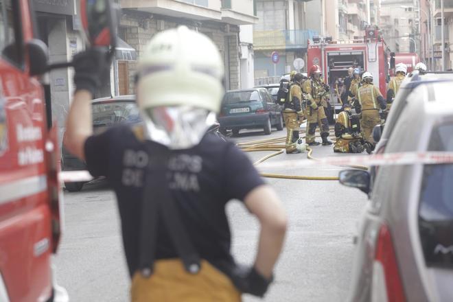 Un hombre herido en el incendio en un garaje en Palma