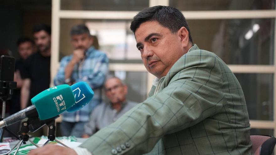 José García Román medita seguir una temporada más en el Córd