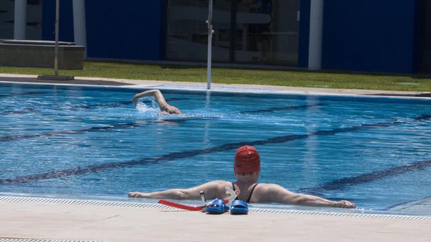 La señal inequívoca de que en tu piscina hay demasiado pipí