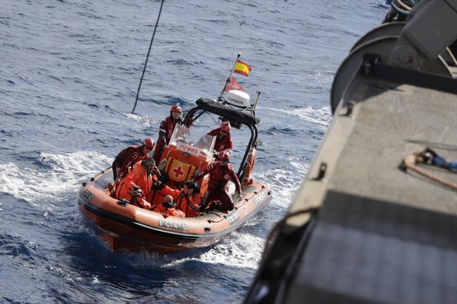 Al rescate de ‘El Galerna’ en un simulacro de rescate de la Armada en Cartagena
