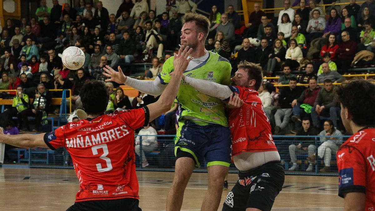 El BM Caja Rural Zamora logra una épica venganza sobre Grupo Covadonga