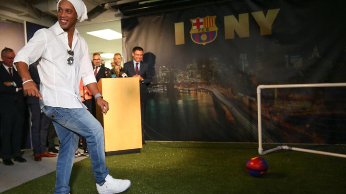 Ronaldinho está convencido de la evolución de Neymar